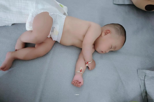 乌海怀孕多久会显肚子